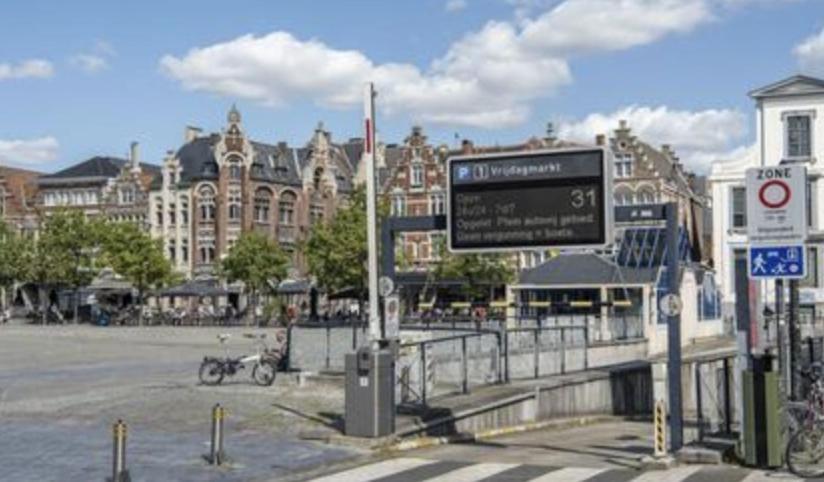 Right In The City Center Your Ghent Getaway Exterior foto